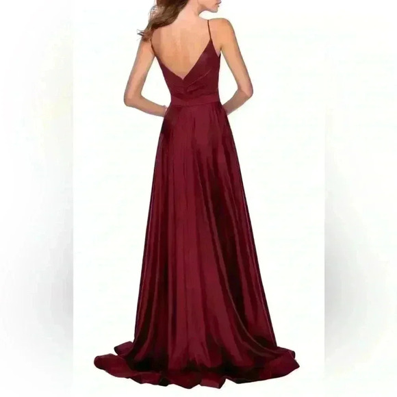 NEW La Femme Wine Red Sleeveless V-Neck High Leg Slit A-Line Gown size 14 - Picture 2 of 9